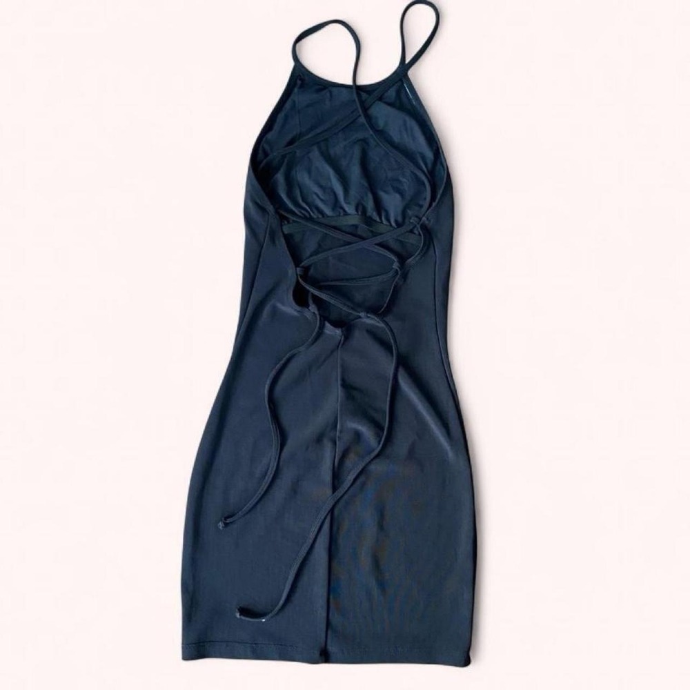 Vintage Y2K Minimalist Bodycon Dress with Open Back Detail - Picture 4 of 4